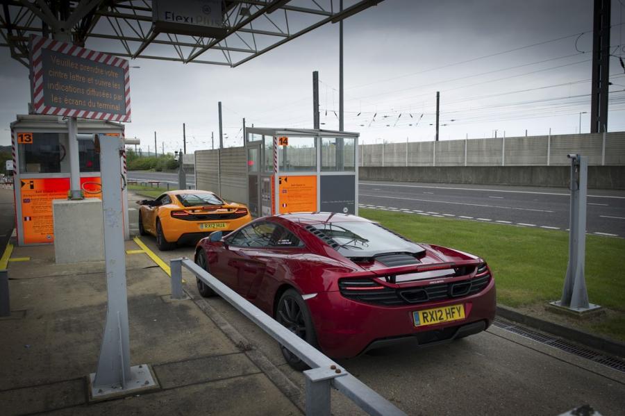  McLaren MP4-12C 2012 года  (фото 41 из 129)